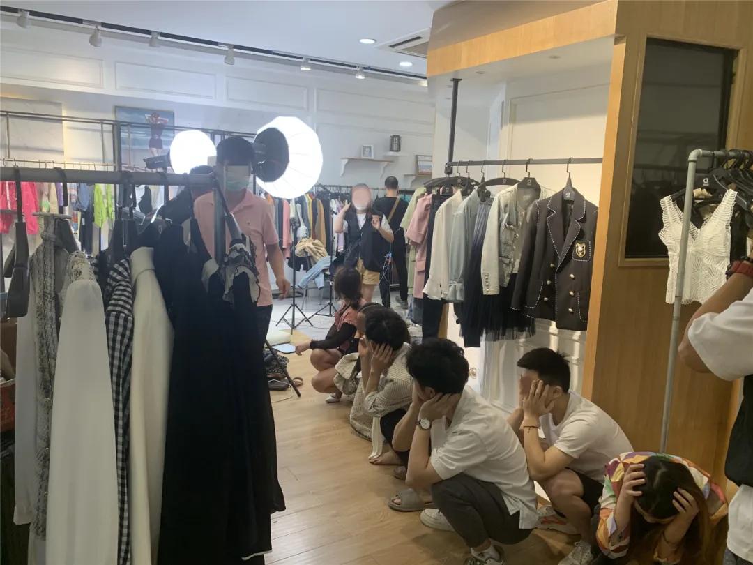 网红直播带货被警察抓是哪个主播,网红直播带货被警察抓的人是谁