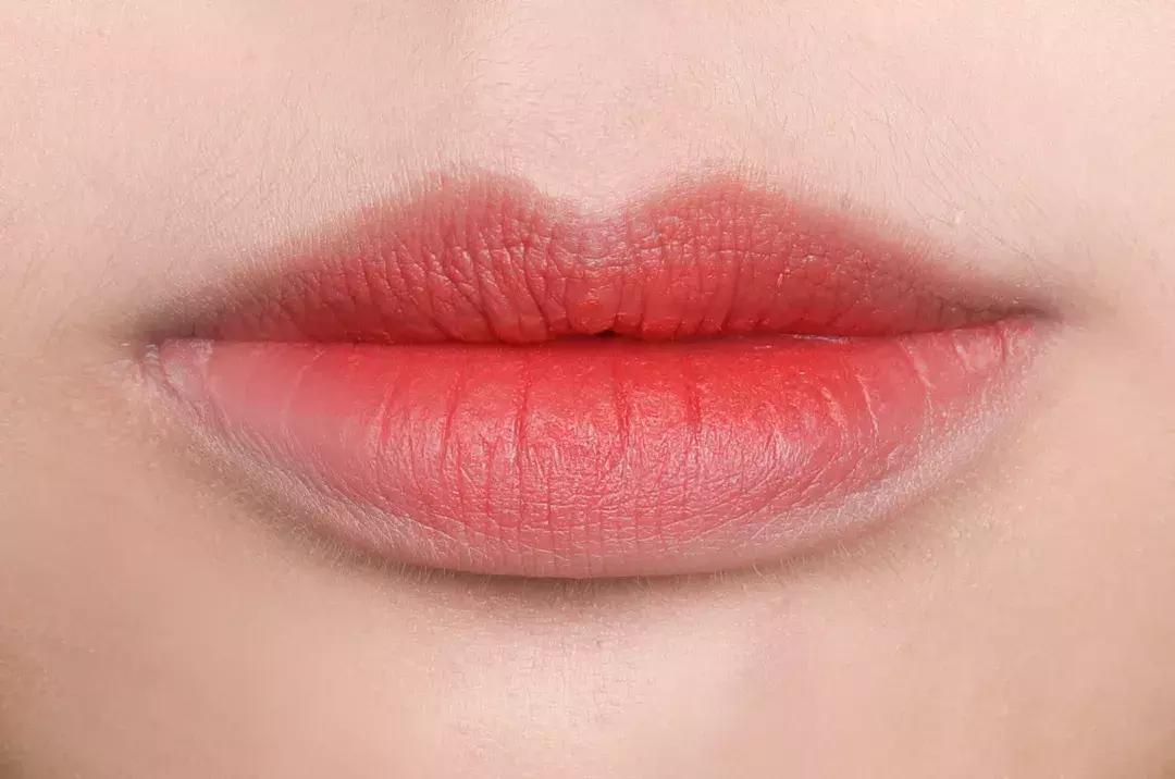口红和唇妆,口红自然唇妆