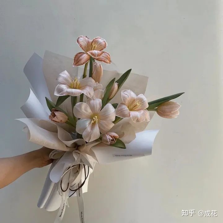 卖花包装纸选什么颜色,新手开花店怎么选择包装纸