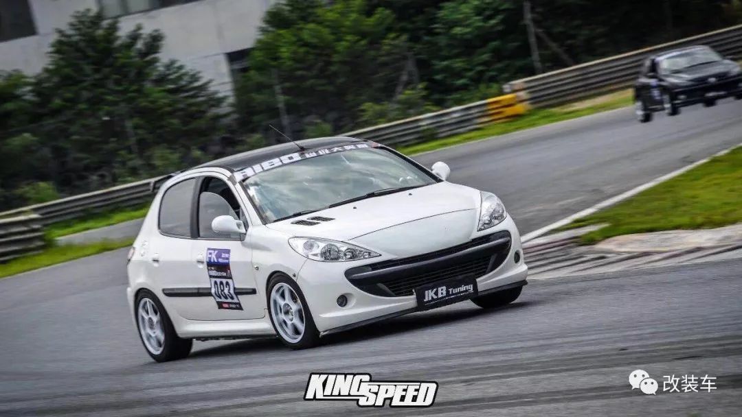 2011年的标致207当年卖多少钱,09年的标致207卖1万3划算吗