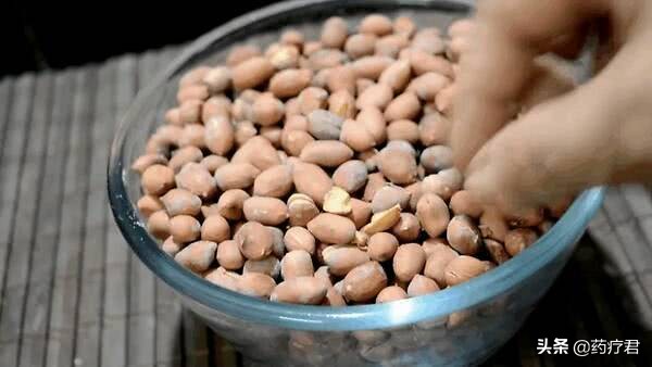 发霉食品不能吃视频,发霉的食物不能吃医学科普