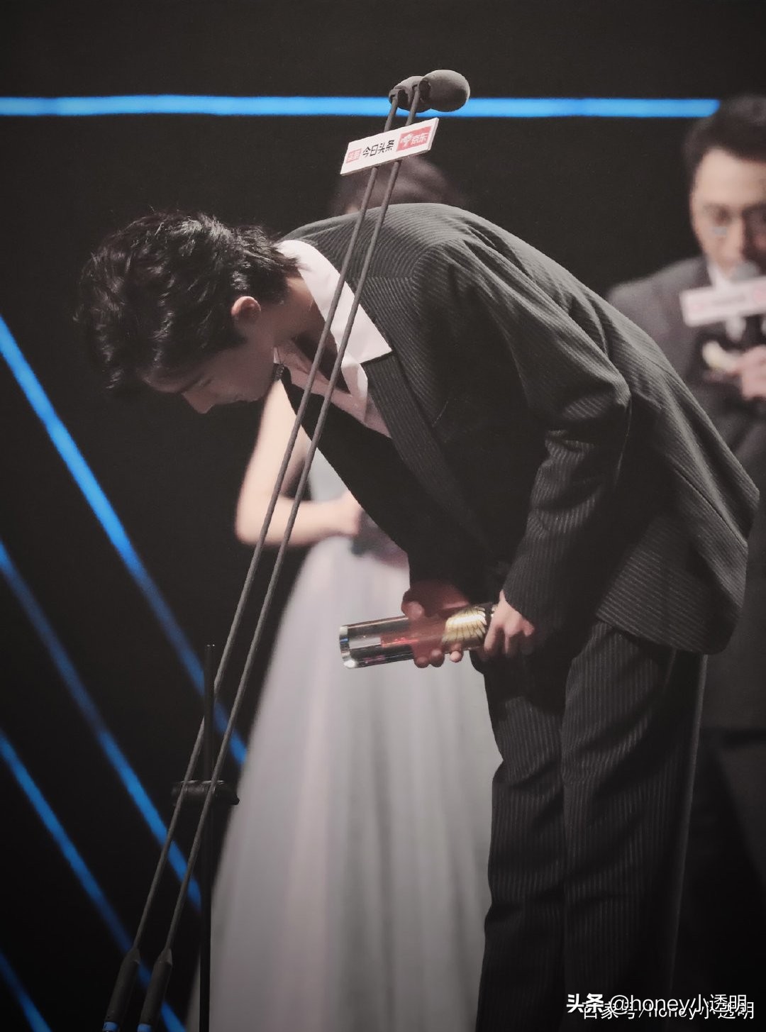 gucci肖战造型价格,gucci肖战同款托特包真假鉴定