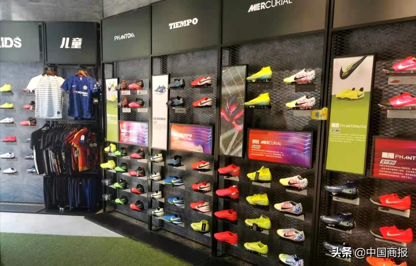 1000块足球鞋对比400元足球鞋,足球鞋品牌大盘点