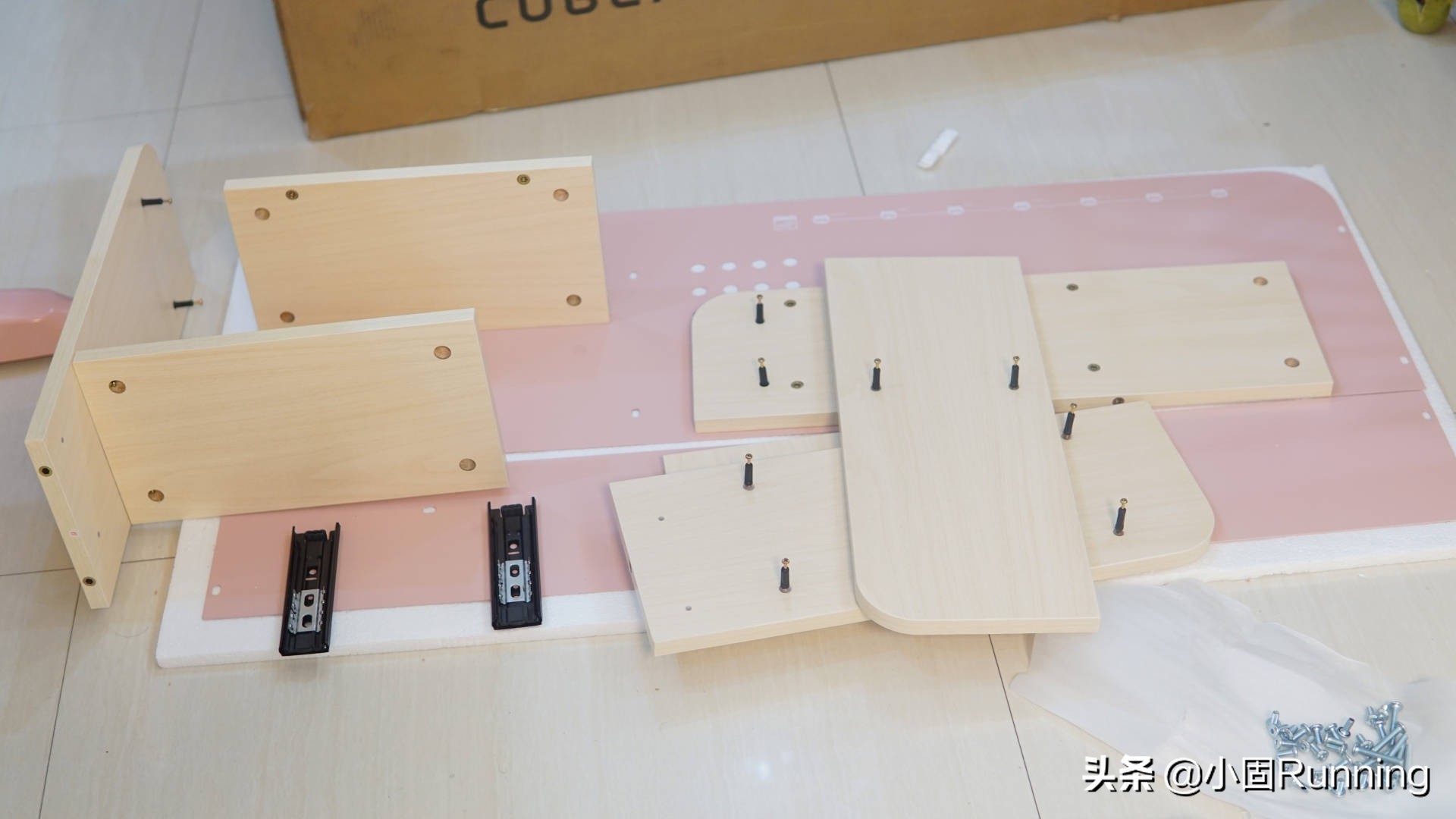 女儿小红花,儿童桌椅学习桌椅1-3岁可以画画