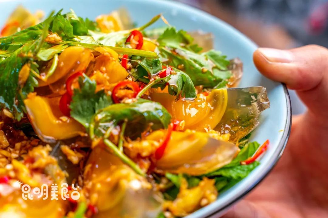 昆明每天卖的最好的美食,昆明每天卖几百桌的街边美食