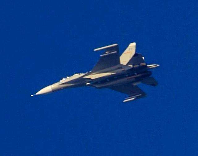 隐身战略轰炸机能打下来吗,隐身轰炸机如何对付战斗机