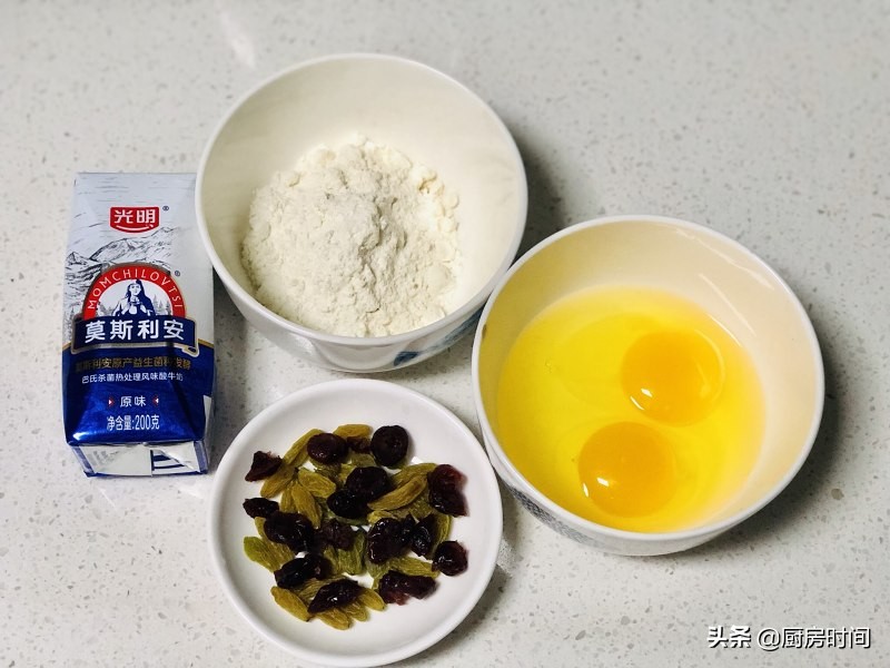 何炅教做酸奶蛋糕用什么面粉,酸奶小蛋糕的做法何炅