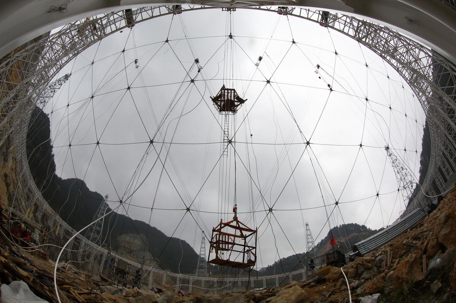 中国天眼遇到暴雨如何排水,天眼碰到暴雨视频