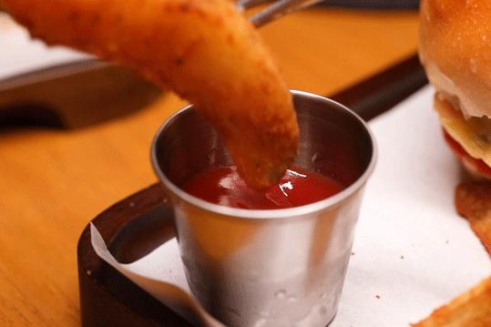 深圳水龙头酒吧，被空姐占领了