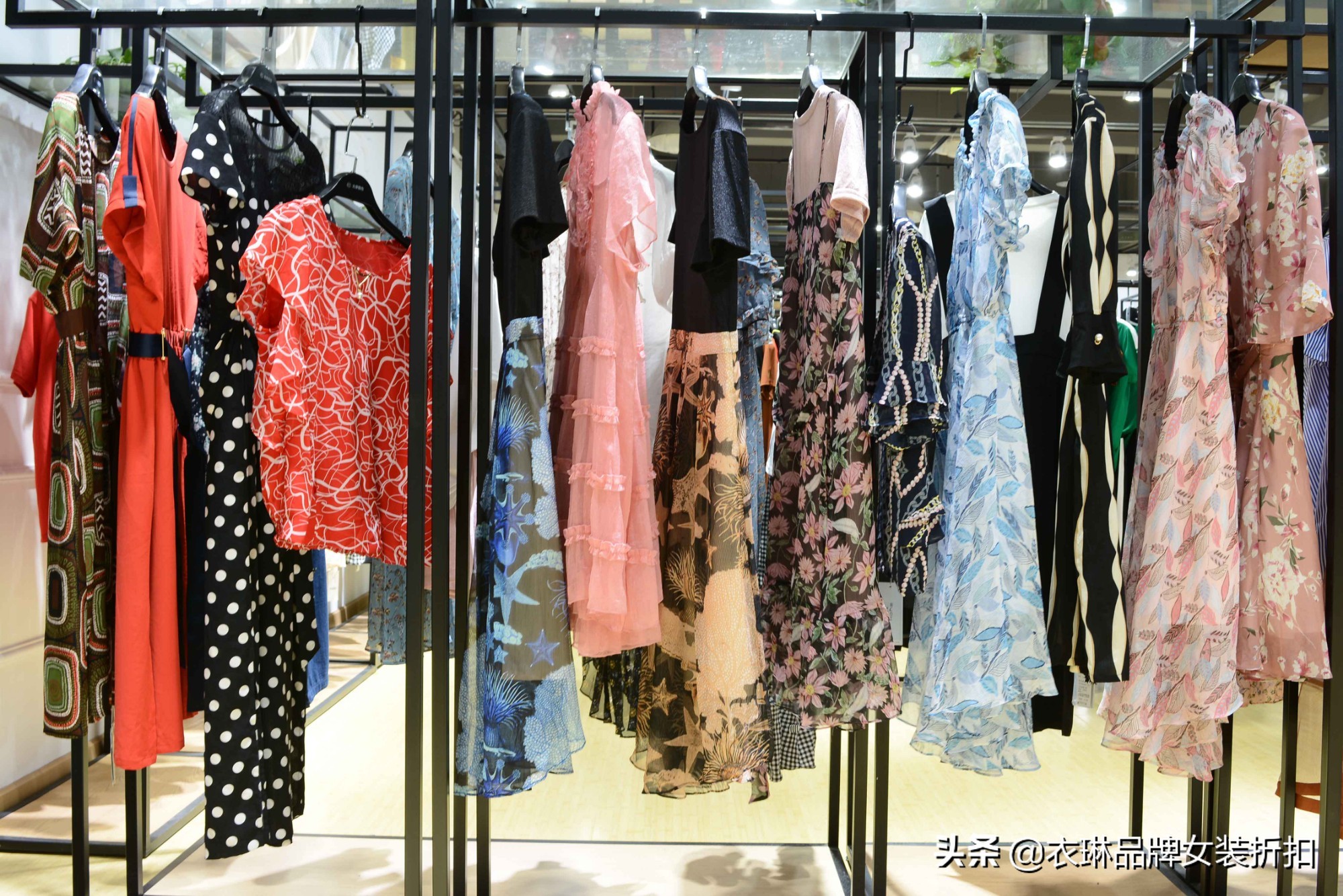 品牌女装折扣店有前景吗,女装店生意不好是什么原因