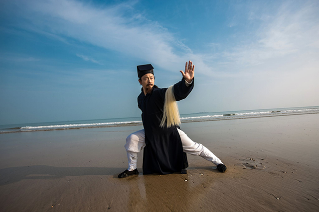 4米高墙一跃而上！陈师行再现轻功绝学，不同于闫芳雷公之流