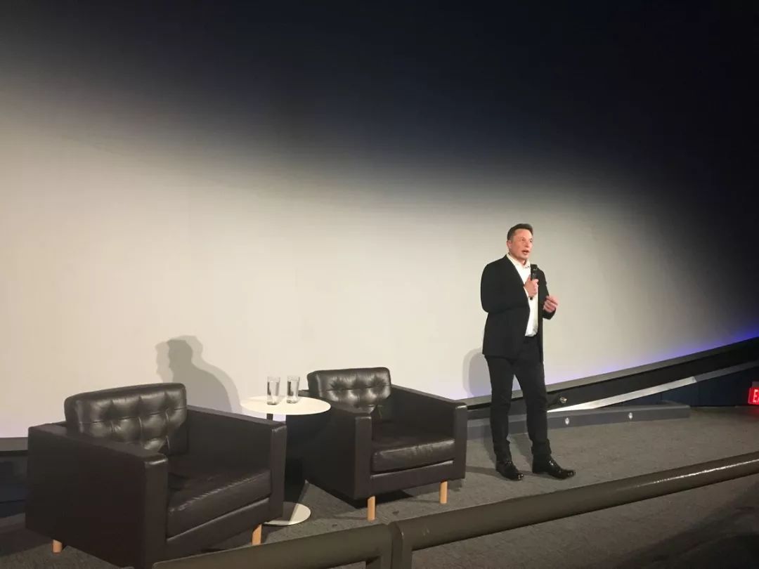 打孔埋线,一步搞定!马斯克的“赛博格”变身方案来了