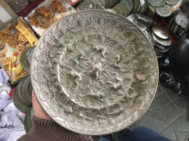 北京城中不是景点，却中外游客如云的地方—潘家园