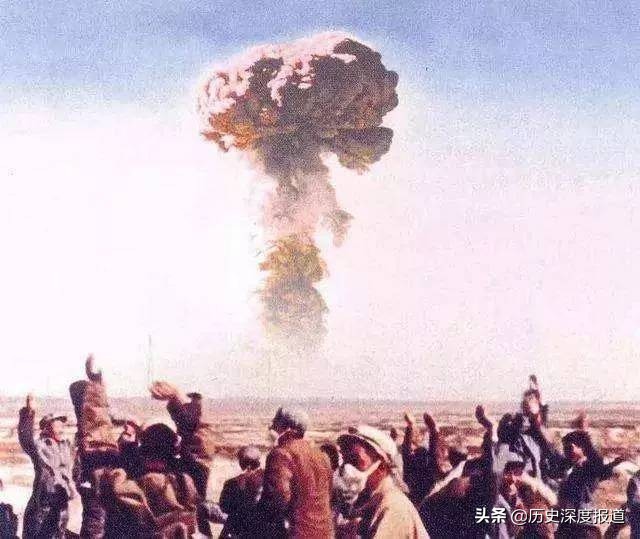 我国首颗原*弹子**爆炸后，周总理一个问题问懵两弹元勋和开国上将