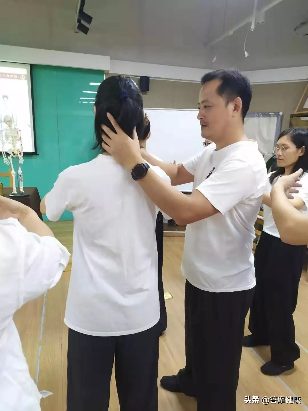 脾胃虚寒腰酸背痛吃什么好,腰痛脾肾阳虚中医辨证