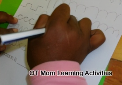 小孩刚开始写字怎么教握笔,儿童几岁来开始握笔写字比较合适