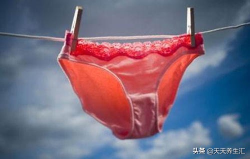 内裤上好多脏东西怎么回事,女性裤子有很大异味怎么回事