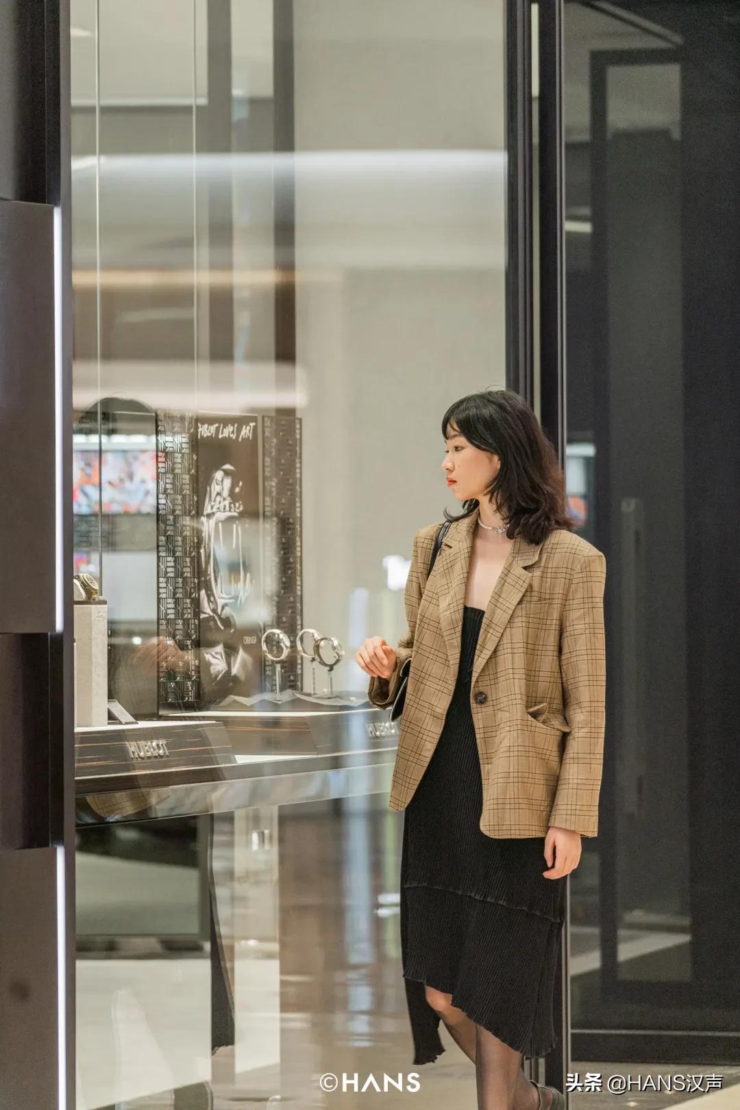 LV、DIOR、CELINE、LOEWE……武汉恒隆大牌全开，景甜都来逛