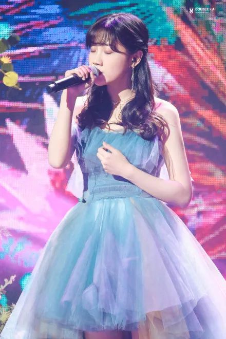 EIGSHOW丨鞠婧祎、李艺彤的仙女春夏妆容能让你美出新高度！