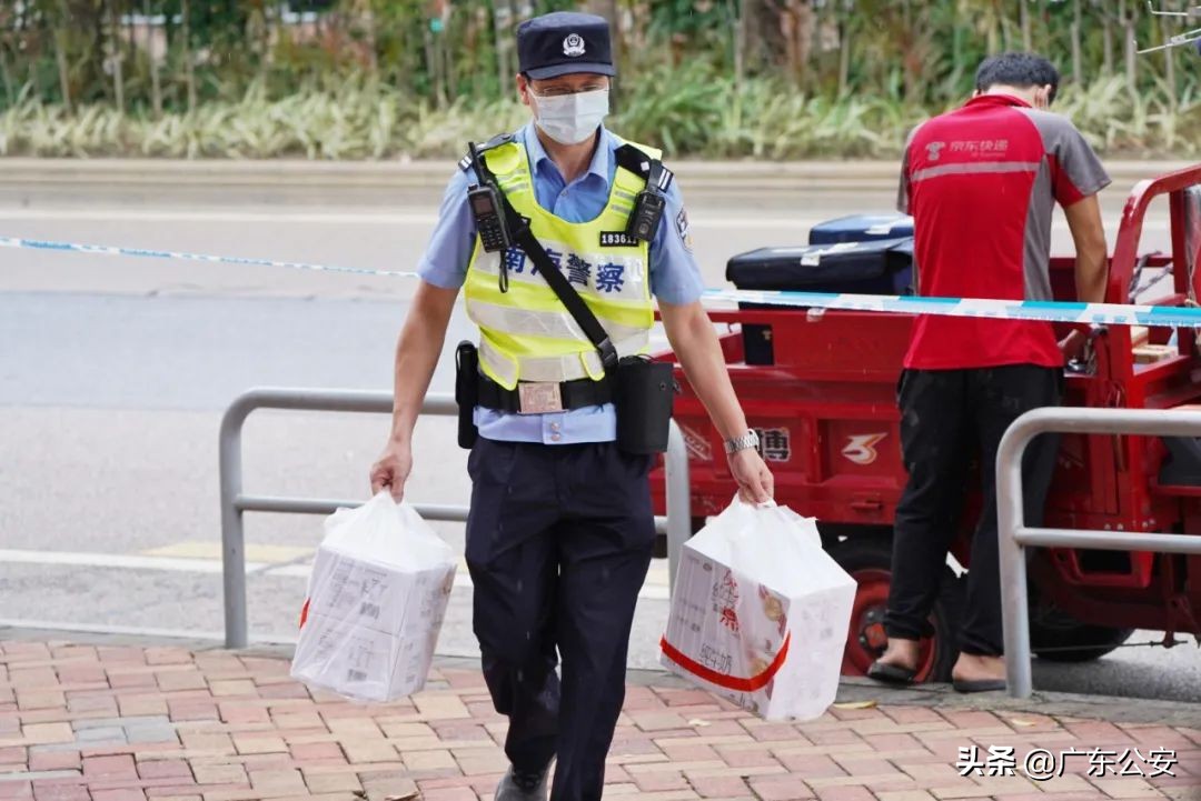 大雪纷飞坚守在抗疫一线的视频,深夜零下七度坚守抗疫一线