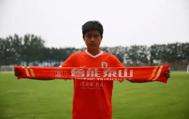 【足球星之路】99中场何统帅