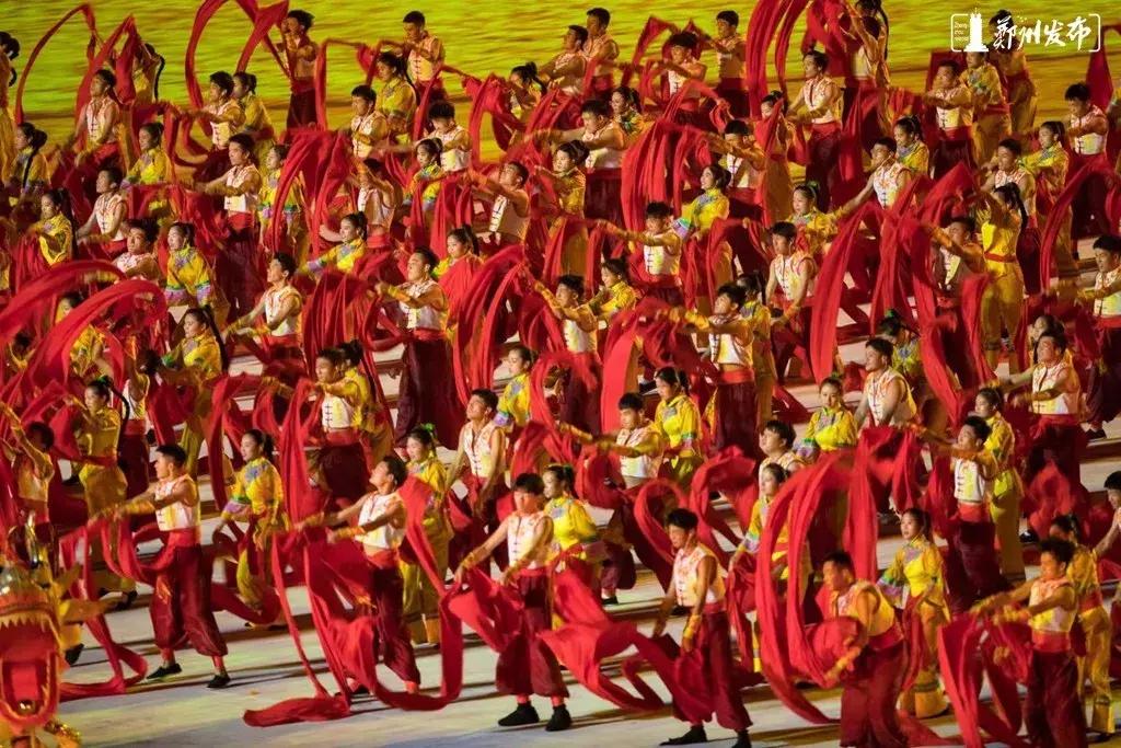 郑州奥体中心震撼场面,郑州奥体中心晚上视频