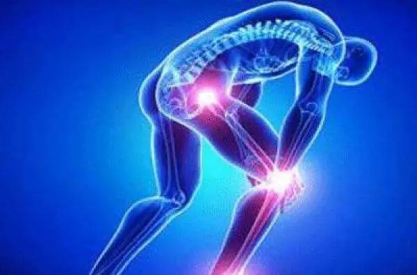 小伙子扭伤,上体育课脚轻度扭伤了怎么办