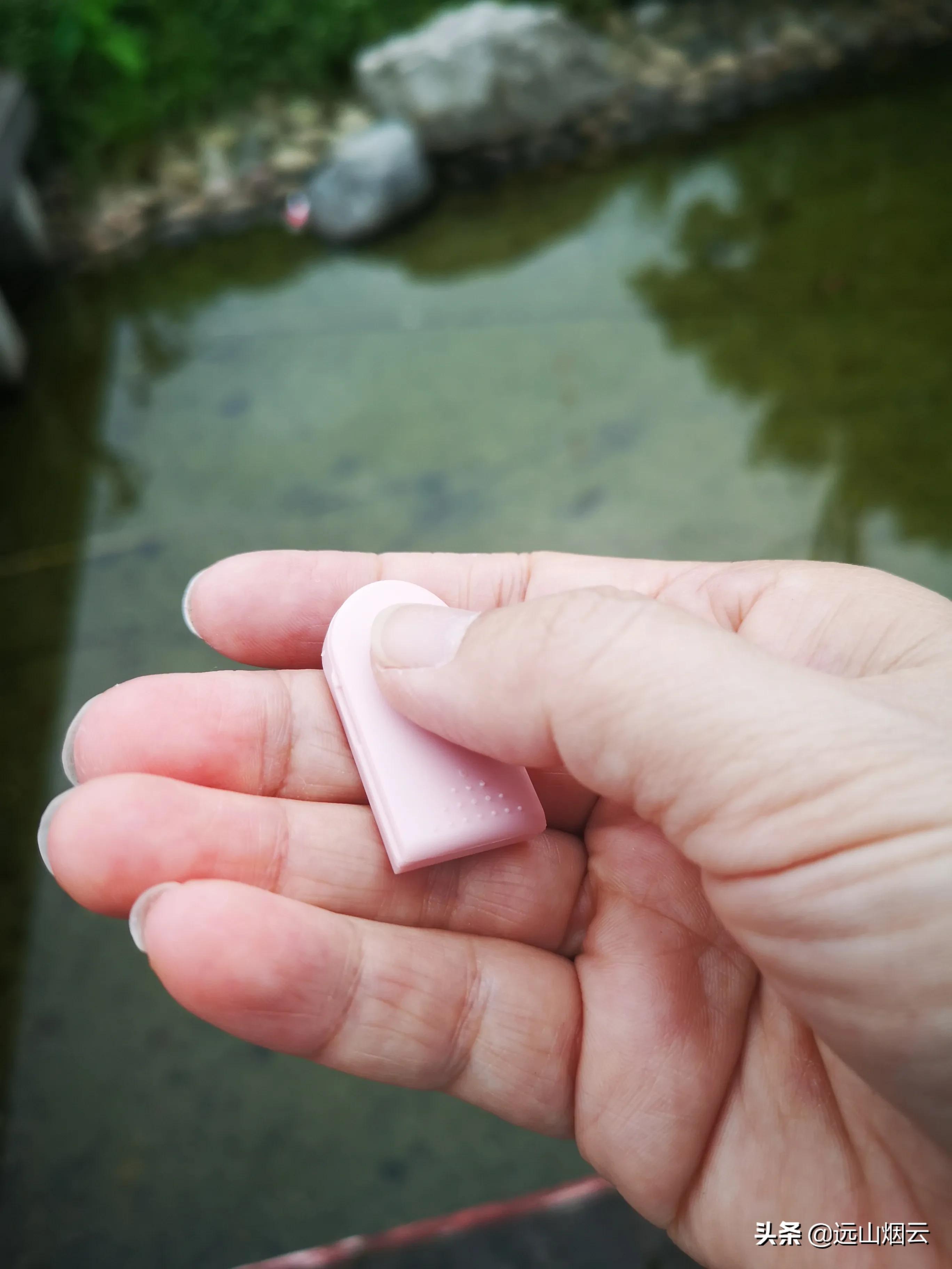 华为自拍杆使用教程视频,爱酷者自拍杆怎么使用