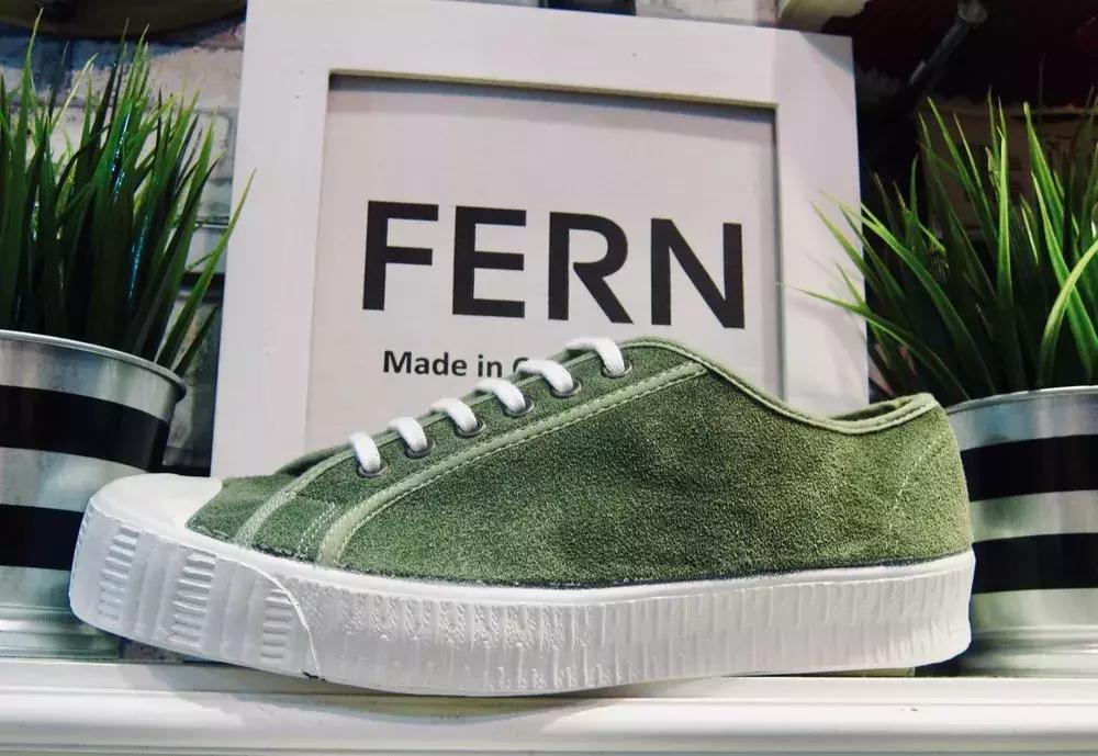 匡威帆布鞋好还是vans好,帆布鞋匡威vans