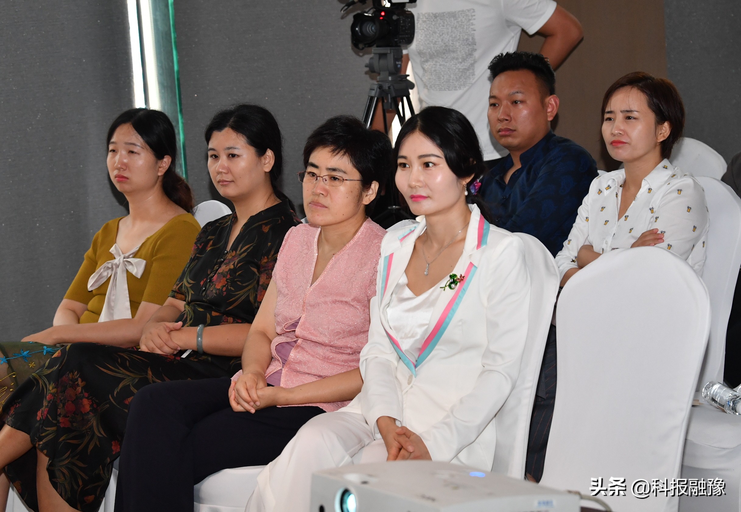 家庭文明建设活动家风故事分享会,中原好家风最美家庭巡讲活动