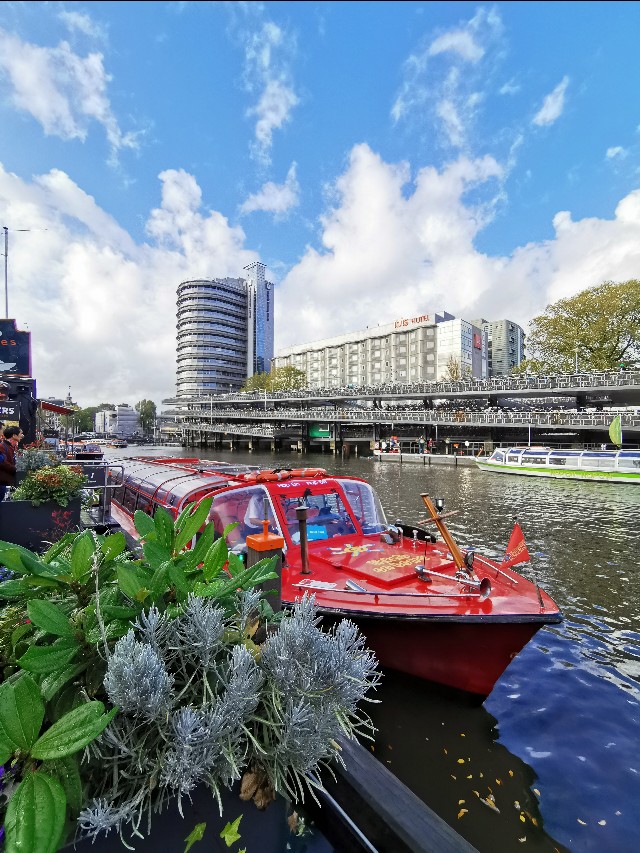 *麻大**味浓的街道，蜂拥的游客—欧洲之旅（五）