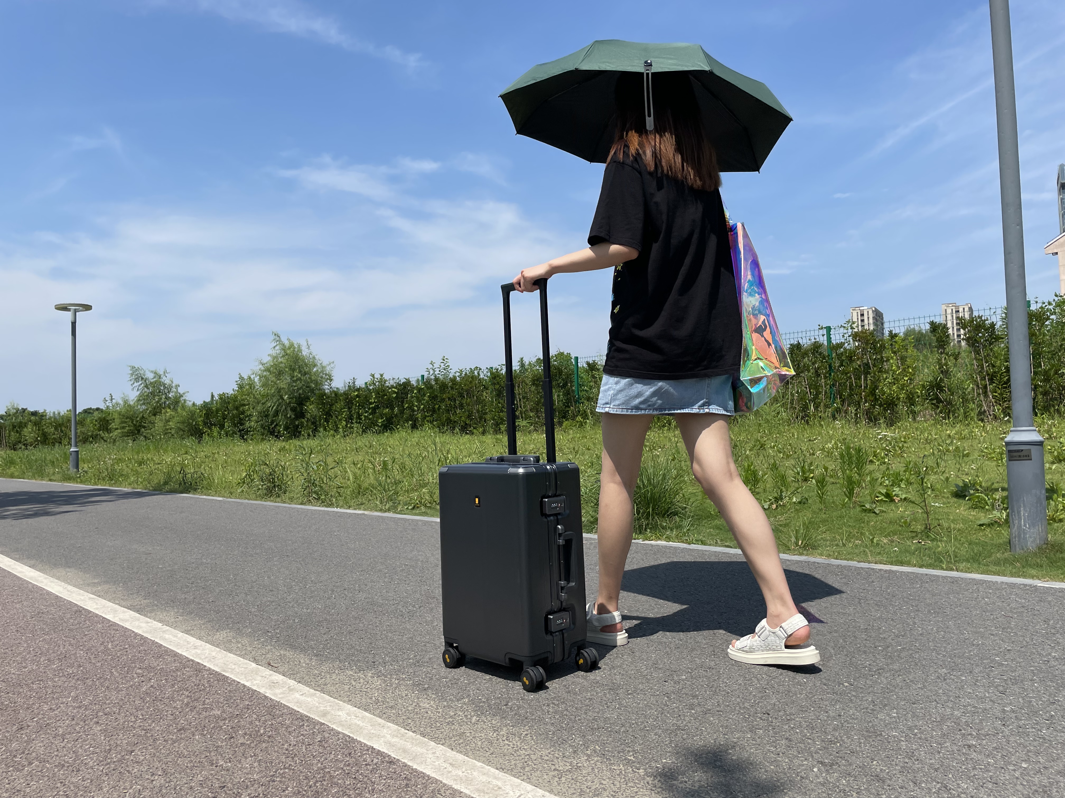 行李箱怎么选最合适,三看一查教你识别合格电子产品