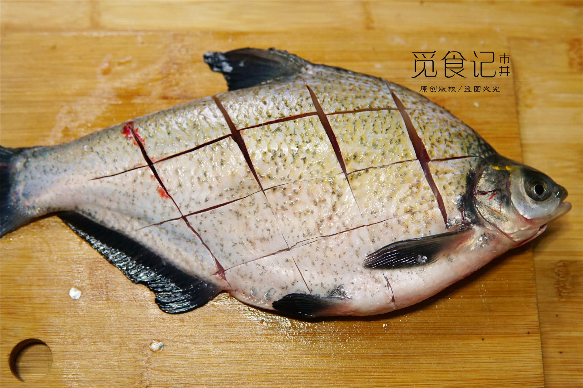 做红烧鱼之前要不要焯水,红烧鱼怎么做不破损又入味