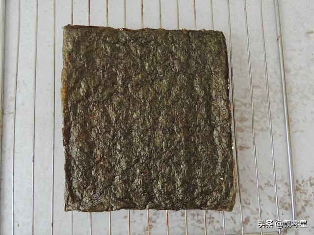 教你做网红零食海苔夹心脆，酥脆好吃不粘牙，酱汁的做法是关键