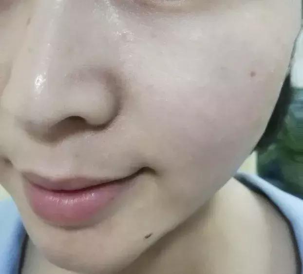 一键磨皮拯救无数卡粉的粉底液,磨皮滤镜粉底液