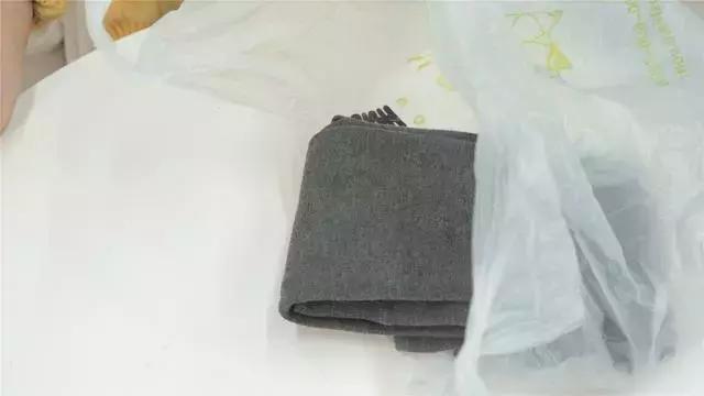 打底裤穿两次起球,打底裤起球用什么东西