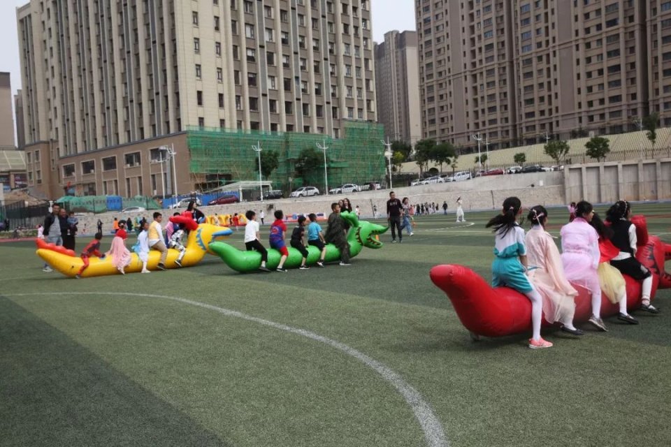 与你童乐优惠团购,兰州碧桂园学校国庆演出