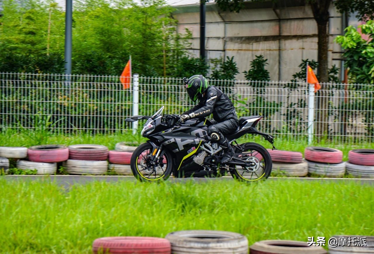 豁车有理，拆车无罪：GPR150灵魂对决250SR