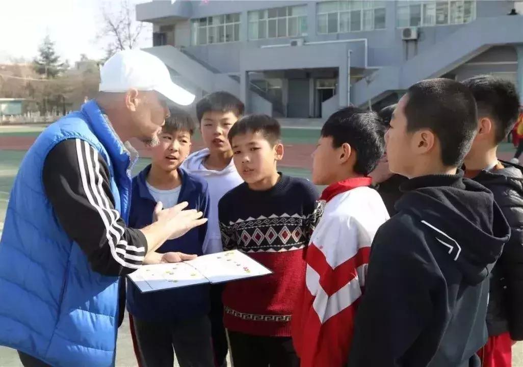 【我们都是追梦人】超越梦想再出发——记韩城市青少年足球俱乐部创始人闫东（图）