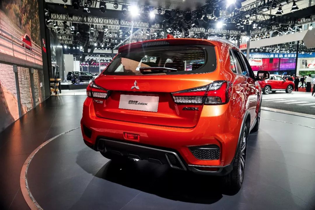 三菱劲炫asx2013款cvt两驱精英版,18年的三菱劲炫asx1.6手动挡多少钱