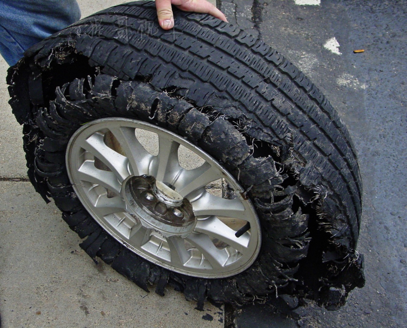 必须高度关注“致命肿瘤”！轮胎隐性损伤原因及实用对策