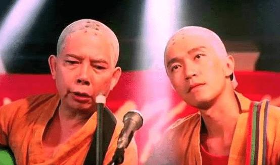 赵薇谈少林足球,周星驰赵薇踢球少林足球片段