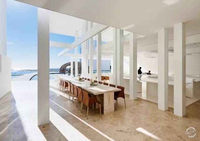 这家性冷淡的“情趣酒店”，开了灯后……嗨爆了