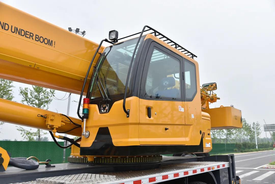 吊车25吨厂家,吊车三大厂家25吨性能比拼