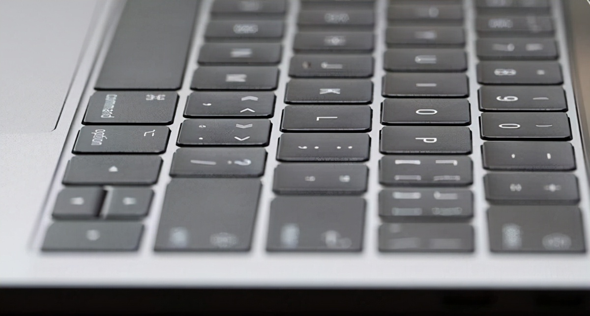 thinkpadmacbook和pro,macbookpro和thinkpad应该买哪个