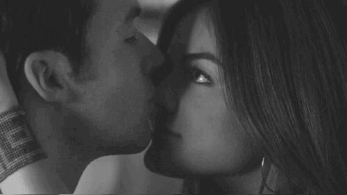 女人让男人着迷的三种方式,女人让男人着迷的几个行为