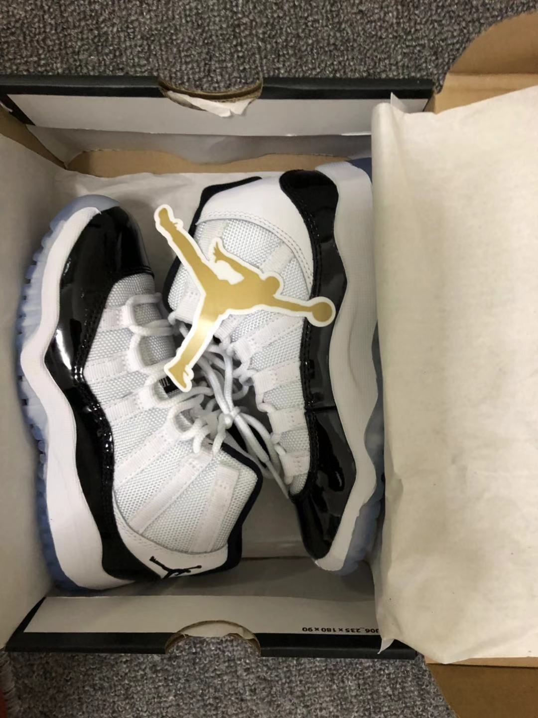 一双aj1低帮大概多重,几双比较火的aj1