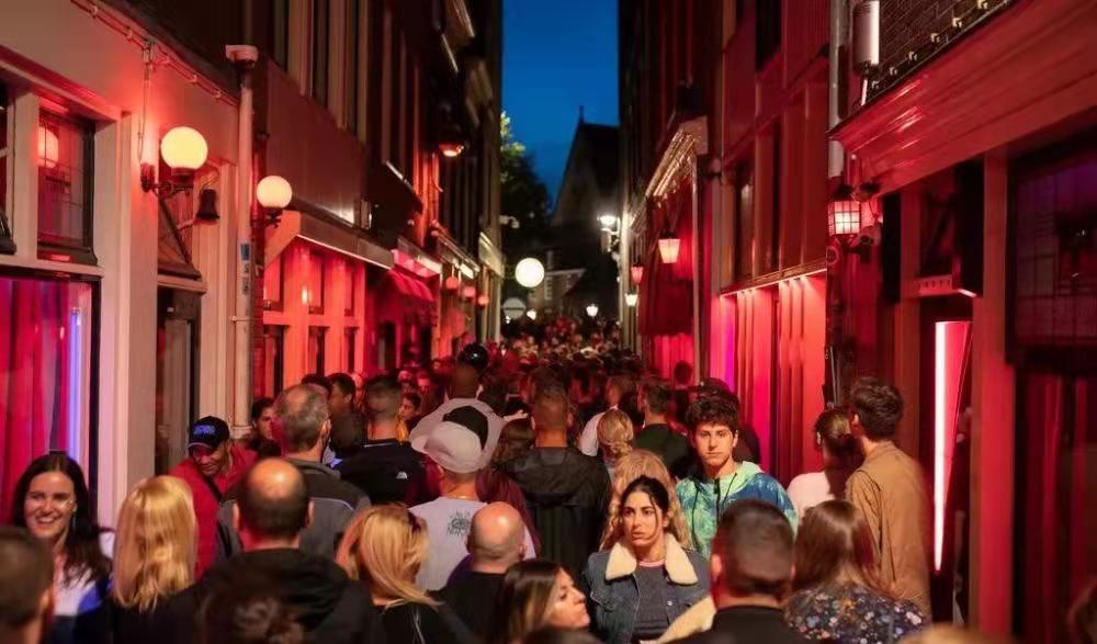 荷兰2000年“性”交易合法!如今21年过去,对荷兰的影响有多大?