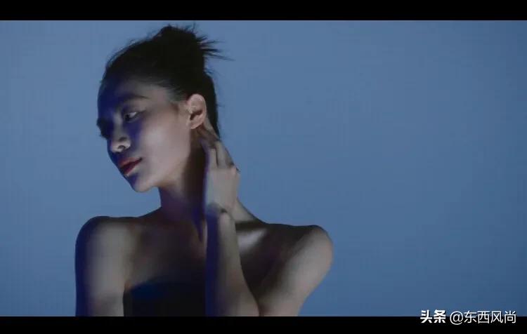 钟楚曦阿玛尼口红试色视频,阿玛尼蓝标钟楚曦