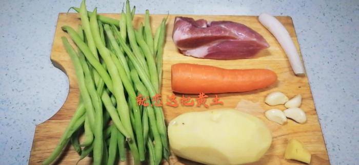 西红柿土豆焖面怎么不糊锅,为啥我做的焖面容易糊锅